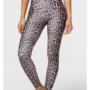 Onzie leopard print S/M leggings